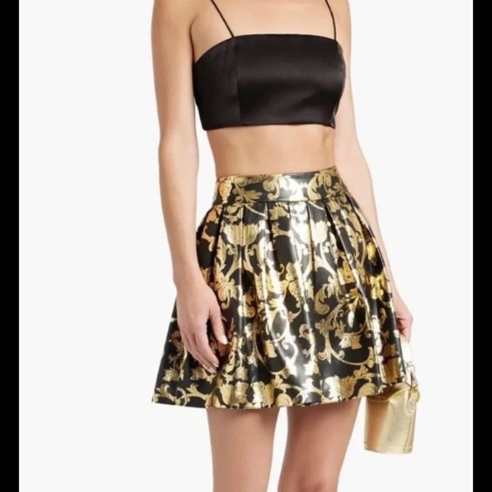 $395 Alice + Olivia Women's Black Gold Vegan Leather High S Mini Skirt Size 6